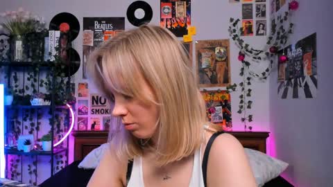 lina online show from March 8, 3:17 am