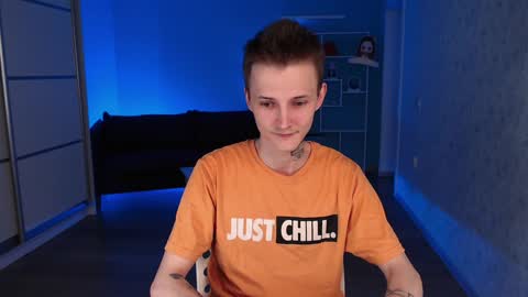 your lovely Oli online show from December 23, 6:22 am