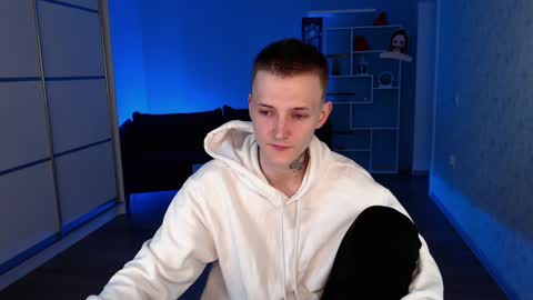 your lovely Oli online show from January 10, 1:52 pm