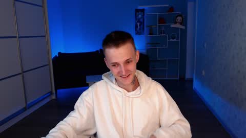 your lovely Oli online show from January 10, 8:04 pm