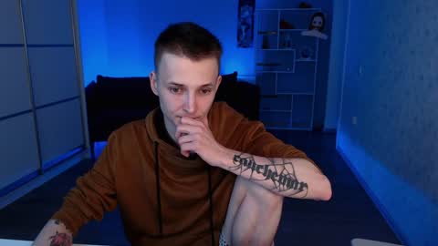 your lovely Oli online show from January 11, 5:07 pm