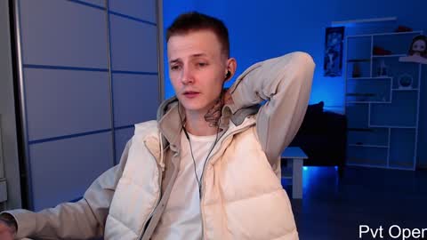 your lovely Oli online show from January 12, 6:27 pm