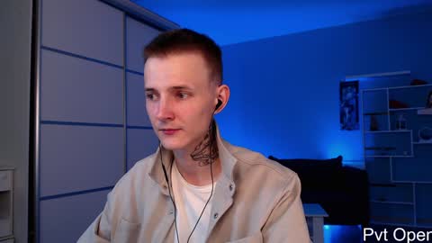 your lovely Oli online show from January 12, 9:29 pm