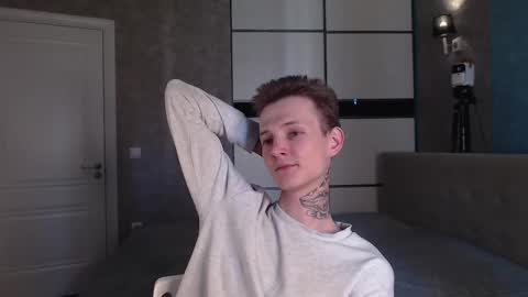 your lovely Oli online show from March 1, 10:34 am