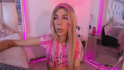 darlyn_tenderhot__ online show from March 11, 5:52 pm