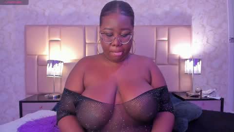 Snapshot of darnellqueen chatting on December 9, 8:33 am Darnell Queen online show from December 9, 8:33 am