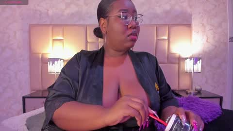 Snapshot of darnellqueen chatting on December 23, 3:50 am Darnell Queen online show from December 23, 3:50 am