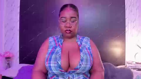 Snapshot of darnellqueen chatting on September 17, 4:03 am Darnell Queen online show from September 17, 4:03 am