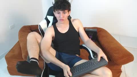 darrencolleen online show from April 20, 11:50 pm