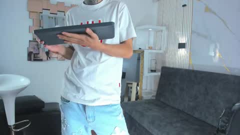 darwin_ggh online show from November 23, 7:52 am