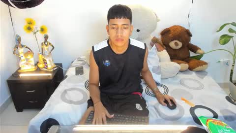 darwinandbrayan online show from March 7, 11:24 pm