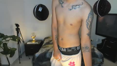 darwinandbrayan online show from March 22, 8:12 pm