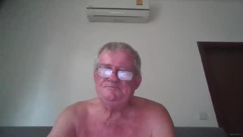 Snapshot of darwincock chatting on April 25, 1:52 am darwincock online show from April 25, 1:52 am