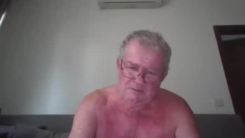Snapshot of darwincock chatting on April 26, 1:47 am darwincock online show from April 26, 1:47 am