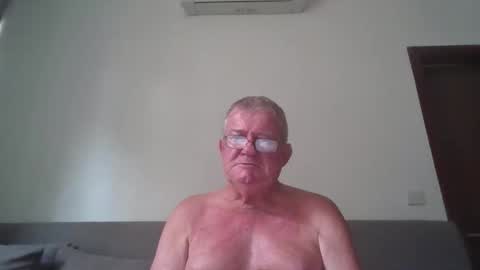 Snapshot of darwincock chatting on May 17, 2:53 am darwincock online show from May 17, 2:53 am