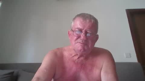 Snapshot of darwincock chatting on May 18, 4:07 am darwincock online show from May 18, 4:07 am