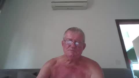 Snapshot of darwincock chatting on May 30, 4:31 am darwincock online show from May 30, 4:31 am