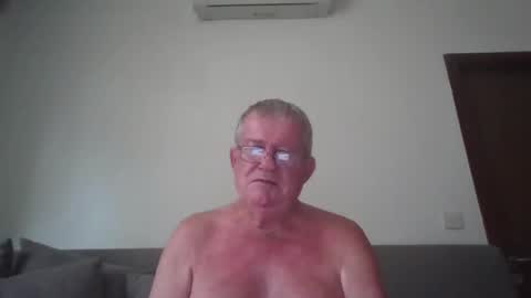Snapshot of darwincock chatting on June 6, 1:11 am darwincock online show from June 6, 1:11 am