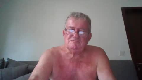 Snapshot of darwincock chatting on June 11, 1:38 am darwincock online show from June 11, 1:38 am