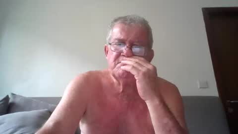 Snapshot of darwincock chatting on June 15, 3:20 am darwincock online show from June 15, 3:20 am
