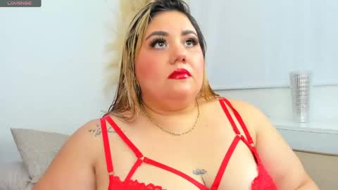 Snapshot of dasha_royale chatting on May 28, 11:24 pm Dasha online show from May 28, 11:24 pm