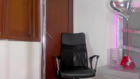 Dasha Foxxx online show from February 18, 3:43 pm