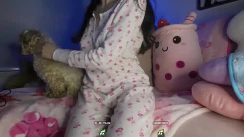 Kiara  online show from February 11, 6:40 am