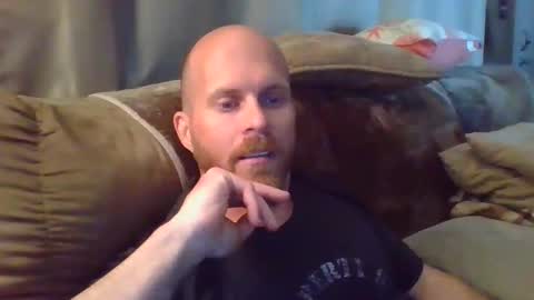 Snapshot of dave8404 chatting on April 10, 12:32 pm Dave online show from April 10, 12:32 pm