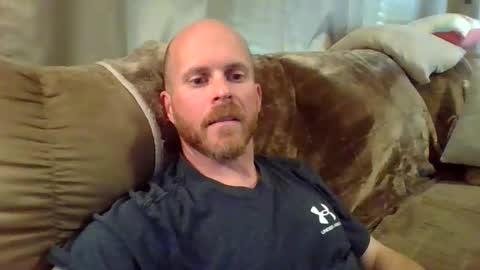 Snapshot of dave8404 chatting on April 30, 6:25 pm Dave online show from April 30, 6:25 pm