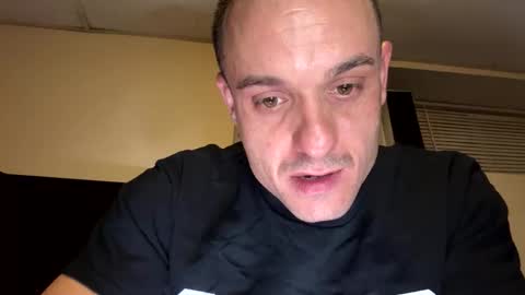 Snapshot of dave875126 chatting on February 25, 2:32 am dave875126 online show from February 25, 2:32 am