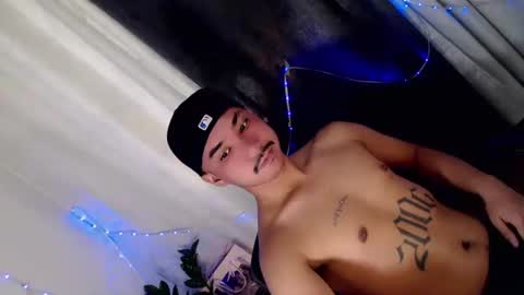 Snapshot of dave_cummers chatting on April 13, 12:27 am DAVE online show from April 13, 12:27 am