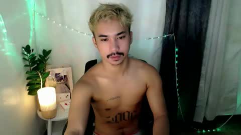 Snapshot of dave_cummers chatting on April 27, 2:31 am DAVE online show from April 27, 2:31 am