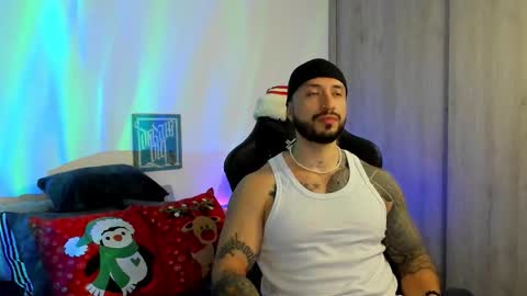 Snapshot of dave_max93 chatting on December 21, 3:13 am DAVE MAX online show from December 21, 3:13 am