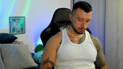 Snapshot of dave_max93 chatting on February 19, 2:18 am DAVE MAX online show from February 19, 2:18 am