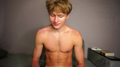 Snapshot of dave_taylor chatting on April 9, 6:19 am DAVE online show from April 9, 6:19 am