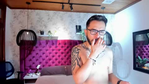 Snapshot of dave_wolff chatting on November 10, 11:31 am Dave online show from November 10, 11:31 am