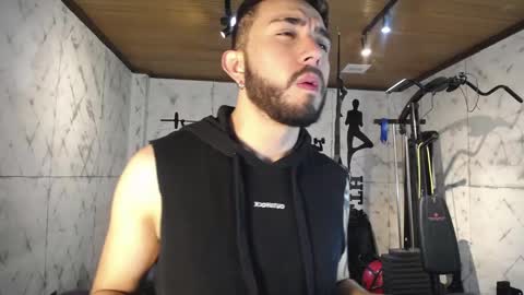 Snapshot of dave_wolff chatting on November 11, 11:32 am Dave online show from November 11, 11:32 am