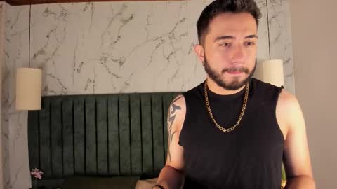 Snapshot of dave_wolff chatting on November 12, 11:43 am Dave online show from November 12, 11:43 am