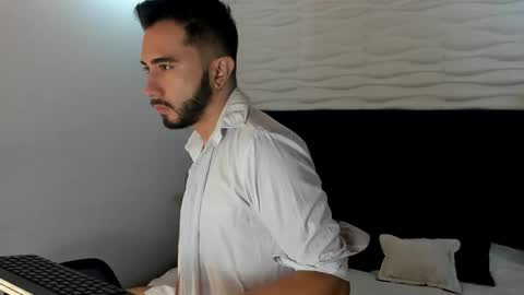 Snapshot of dave_wolff chatting on November 17, 12:11 pm Dave online show from November 17, 12:11 pm