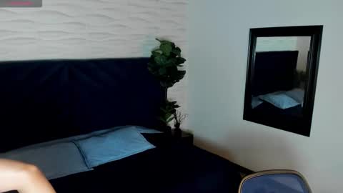 Snapshot of dave_wolff chatting on November 27, 12:07 pm Dave online show from November 27, 12:07 pm