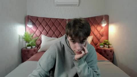 Snapshot of davebevy chatting on March 31, 7:14 pm Dave online show from March 31, 7:14 pm
