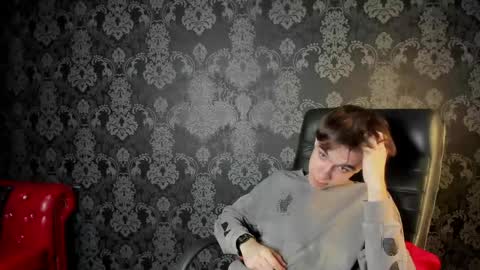 Snapshot of davebevy chatting on April 21, 2:51 am Dave online show from April 21, 2:51 am