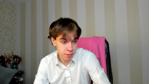 Snapshot of davebevy chatting on April 29, 7:42 pm Dave online show from April 29, 7:42 pm