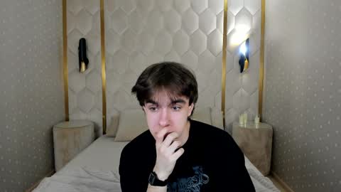 Snapshot of davebevy chatting on May 23, 7:18 pm Dave online show from May 23, 7:18 pm