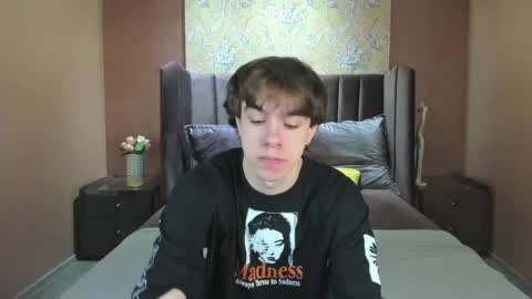 Snapshot of davebevy chatting on May 29, 7:34 pm Dave online show from May 29, 7:34 pm
