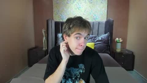 Snapshot of davebevy chatting on June 11, 7:45 pm Dave online show from June 11, 7:45 pm