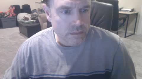 Snapshot of daved14u chatting on February 4, 6:46 am daved14u online show from February 4, 6:46 am