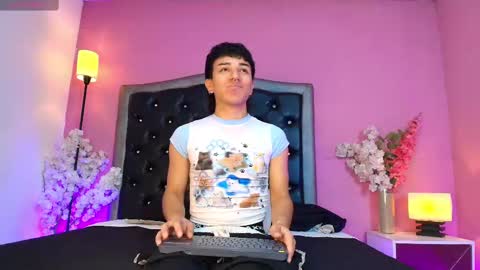 Snapshot of davel_svetla chatting on November 12, 1:22 pm davel_svetla online show from November 12, 1:22 pm