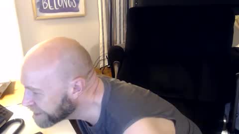 Snapshot of daveletsplay11 chatting on April 5, 4:42 am daveletsplay11 online show from April 5, 4:42 am