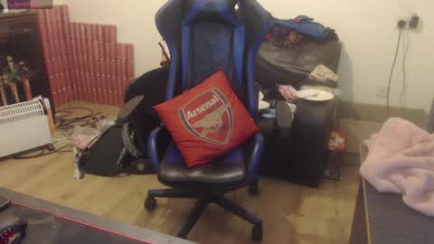 Snapshot of daver281197 chatting on December 4, 5:38 am dave online show from December 4, 5:38 am